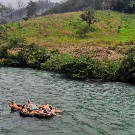 Yaxlik River Lodge Lanquín Eksteriør bilde