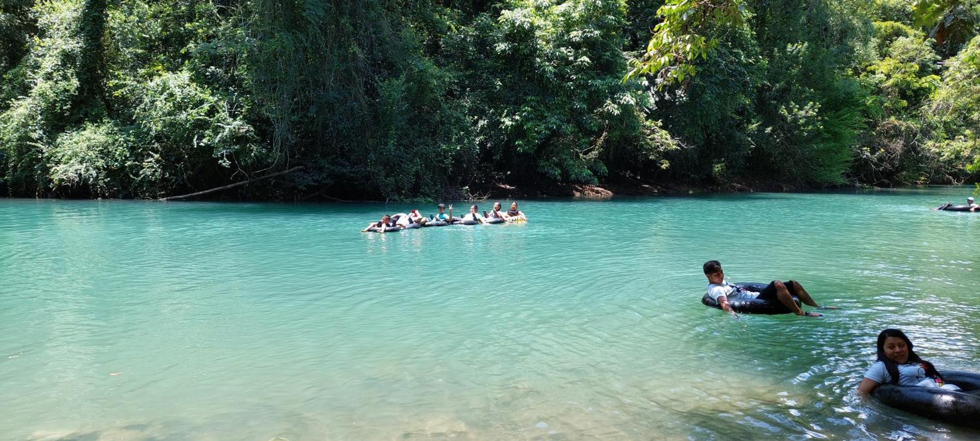 Yaxlik River Lodge Lanquín Eksteriør bilde